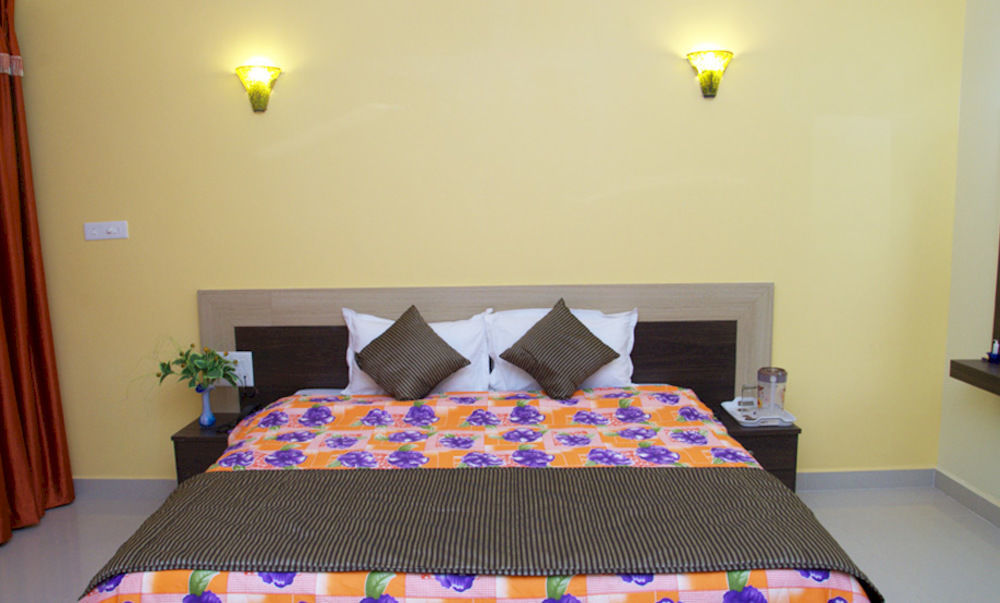 Rbr Suites Calangute Exterior photo