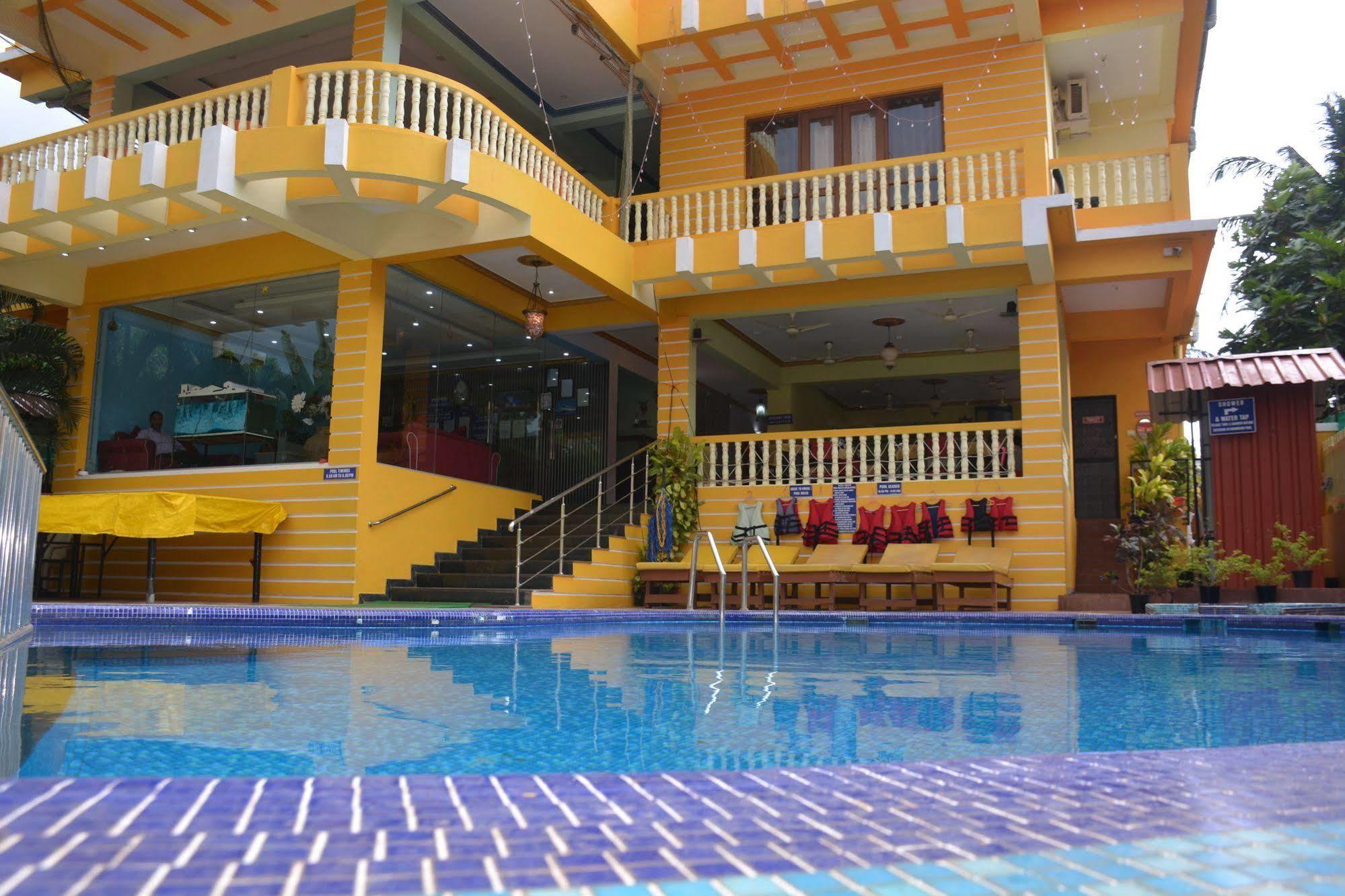 Rbr Suites Calangute Exterior photo